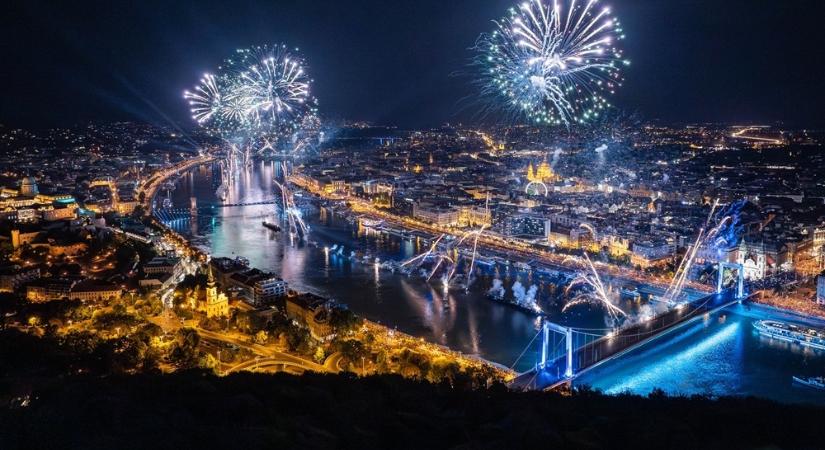 Így nézett ki 3 milliárd 600 millió forint az égen