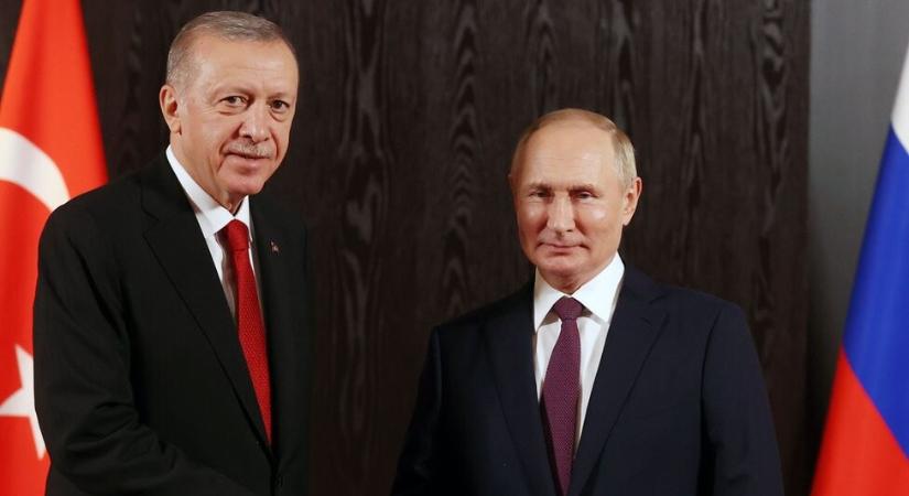 Erdogan az ukrajnai béketárgyalásokról tárgyalt Putyinnal