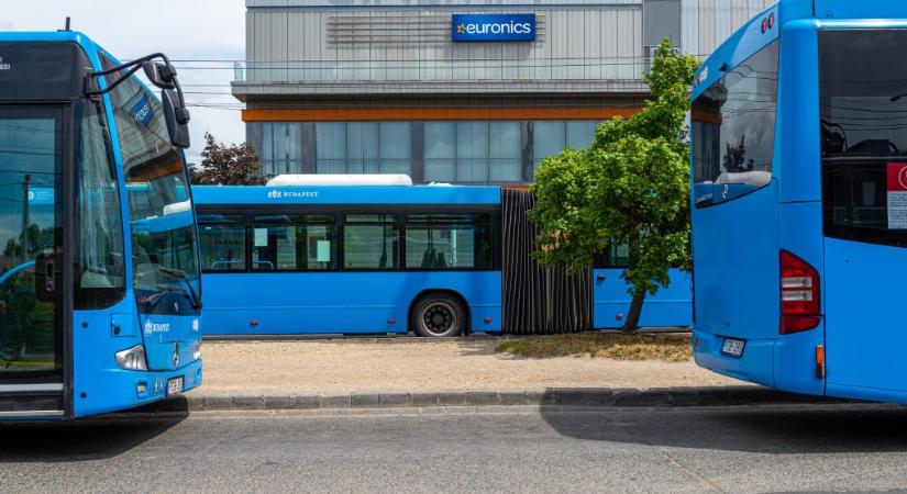Azonnali hatállyal kivonta az ellenőrzött BKK-buszok 22 százalékát a forgalomból a kormányhivatal