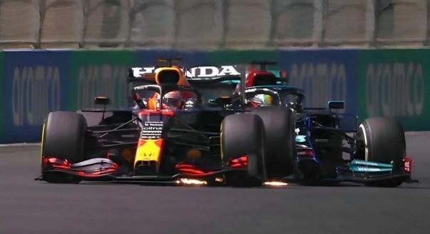 Verstappen edzője: Háború volt 2021-ben