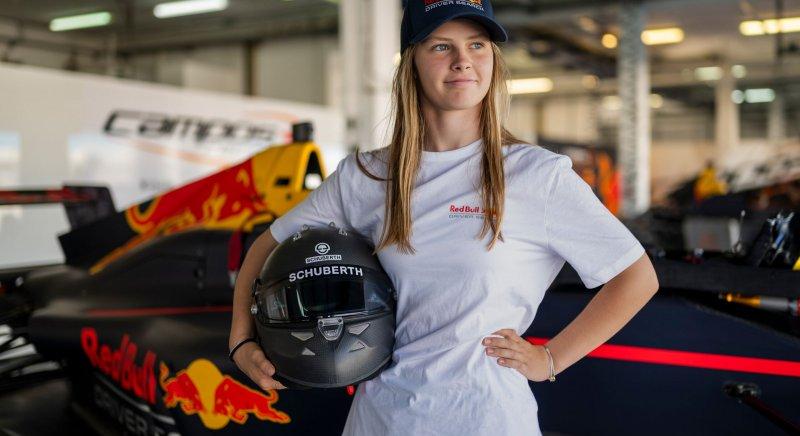 A Red Bull két új tehetséget igazolt le – egyikük a következő F1-es pilótanő?