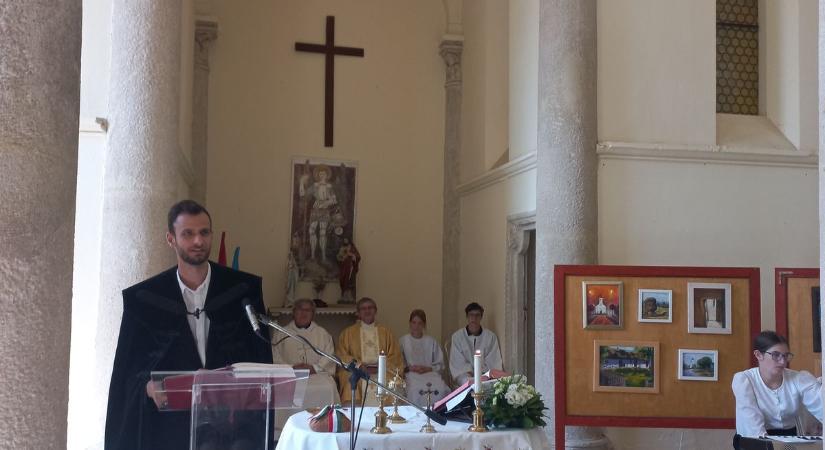 A dicső és viszontagságos múlt kapcsol össze mindannyiunkat