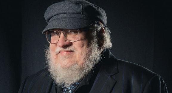 Élőben szólt be egy dühös fantasy-rajongó George R. R. Martinnak