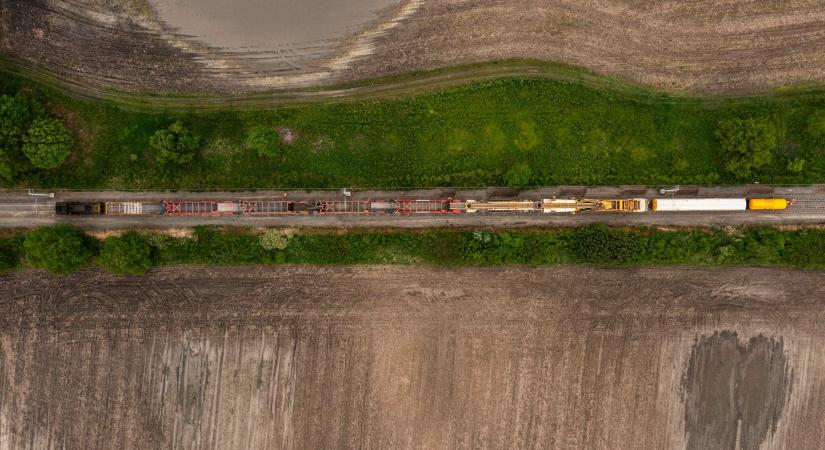 Újabb lépés a Kiskunfélegyháza-Szeged vasútvonal korszerűsítésében