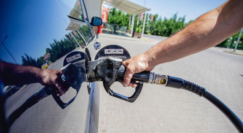 Sima tankolással indult, óriási balhé kerekedett a benzinkúton!