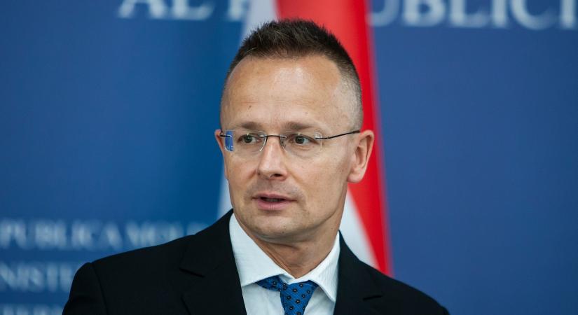 Szijjártó Péter: Minél előbb békére van szükség