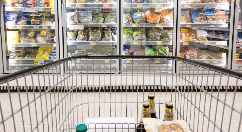 Fergeteges terméket reklámoznak a magyar diszkontlánc nevével, ezen nevet az ország