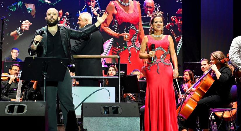 Legendás Queen-slágerek csedültek fel Szolnokon, zsúfolásig megtelt a rakpart – galériával