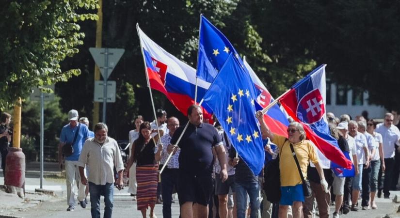 A szovjet megszállásra emlékeznek, ma is orosz műveleti terület vagyunk
