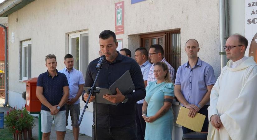Új defibrillátort kapott Fülöpjakab, életmentő eszköz került a polgárőrirodába
