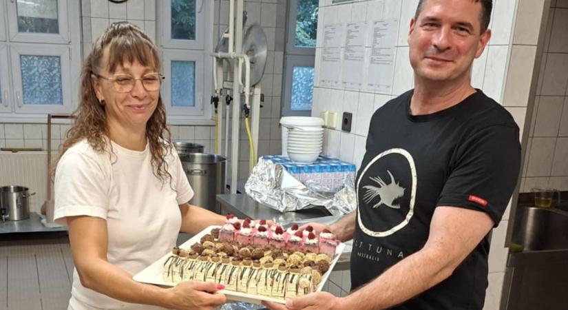Jótékonyságból sütöttek péntekenként a Corvin felnőtt cukrásztanulói
