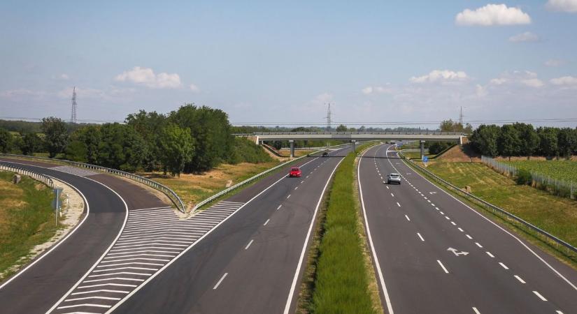 Baleset miatt vérzett el az M3-as Borsodban