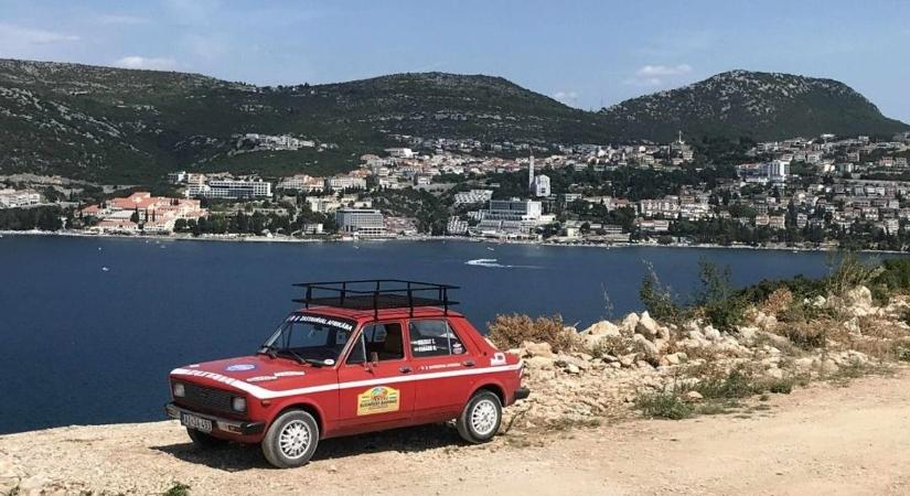 "Az idő vas foga megette a Zastavát" - Balkáni túrára indult a jugoszláv autócsoda