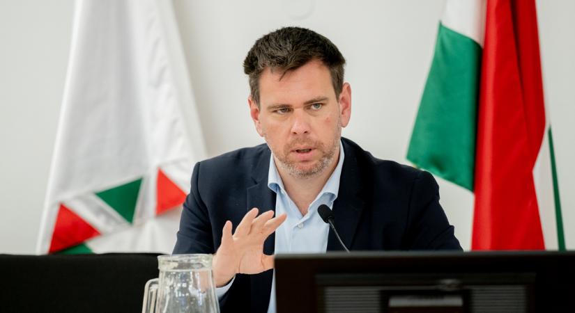 Megszólalt Vitézy Dávid a busztüzek után, a kormányt és a főváros vezetését sem hagyta ki