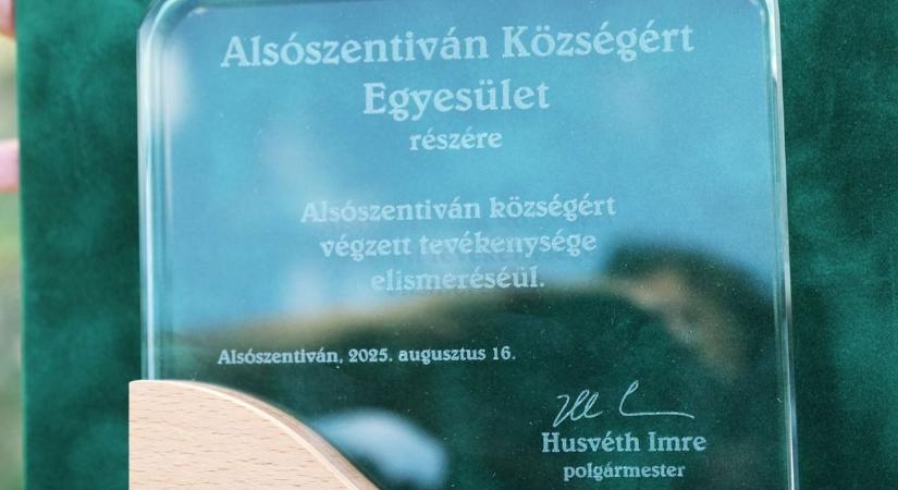 Díjat kapott az egyesület a közösségért végzett munkáért