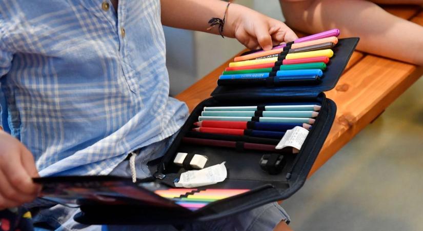 Iskolakezdés: így verik át a szülőket az „akciós” tanszerekkel!
