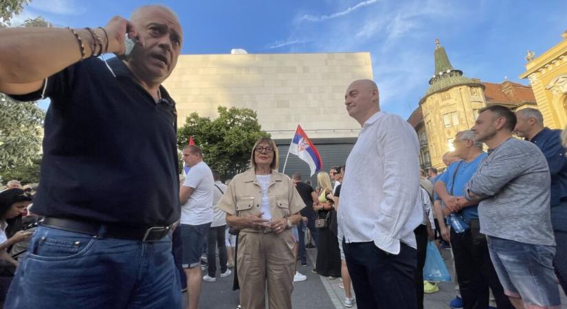 Osztrák sajtó: Közalkalmazottakat kényszerítenek az ellentüntetésekre