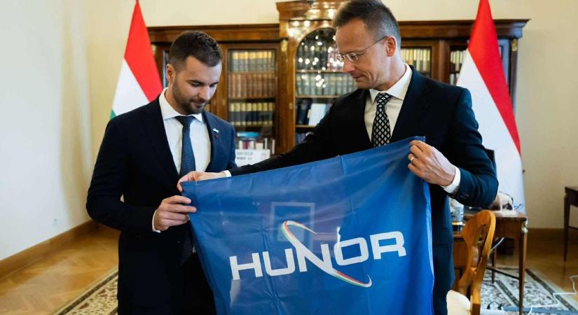 Szijjártó Péter: a magyar űrprogram folytatódni fog (videó)