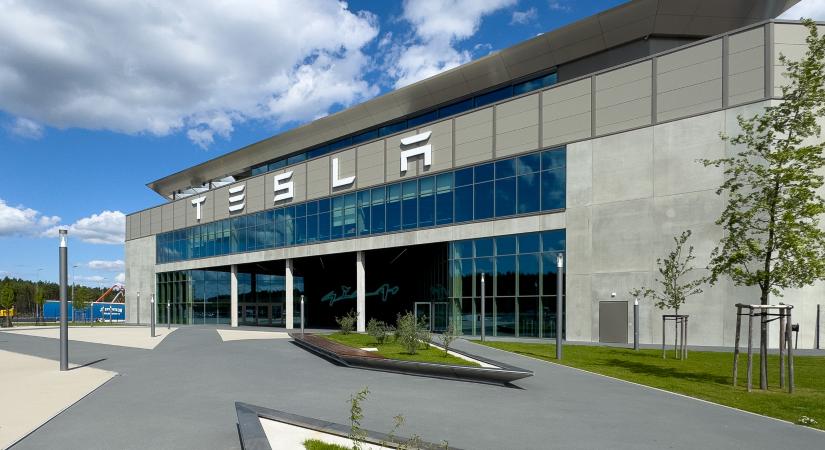 Akkumulátortűz volt a berlini Tesla gyárban