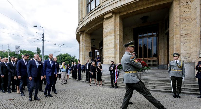 Kormányhivatal: Védenünk kell a demokráciát és a szólásszabadságot
