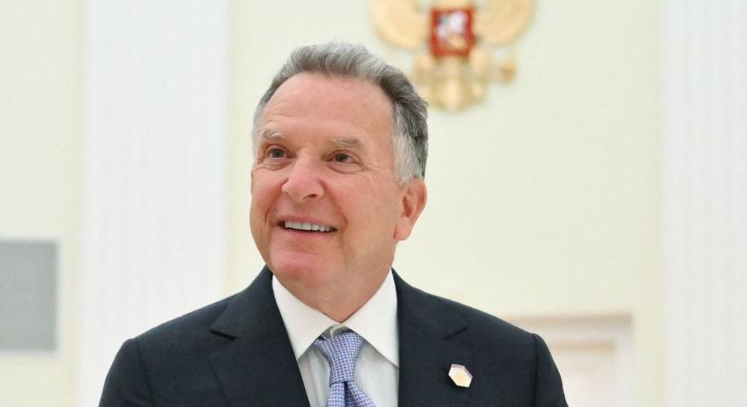 Hoppá: orosz érdemrendet kapott egy amerikai család!