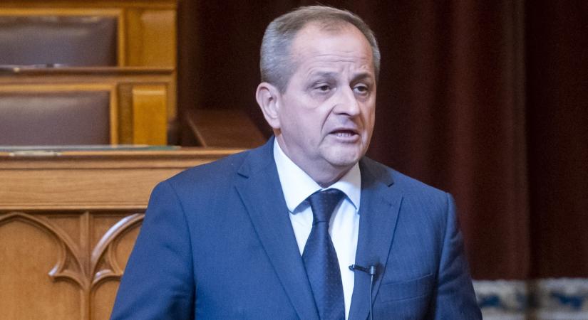 Budai Gyula: Szolgálati visszaélés gyanúja miatt indulhat eljárás Ruszin-Szendi Romulusz ellen  videó