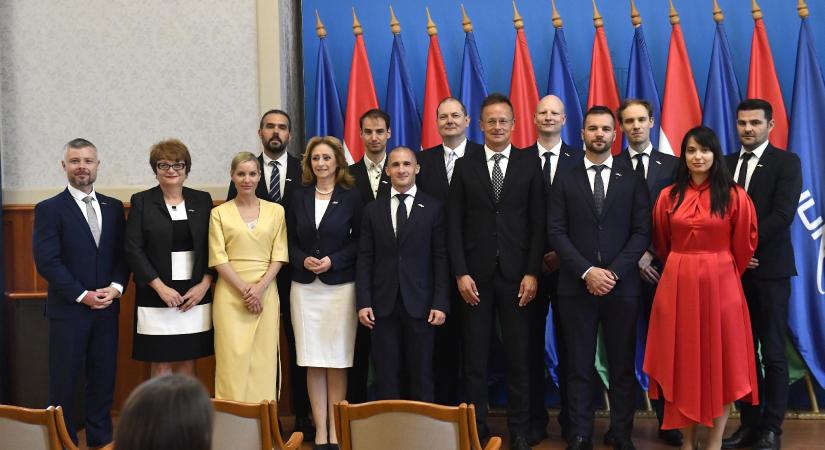 Szijjártó Péter szerint a sikeres űrmisszió igazolja, hogy Magyarország többek között erős és egységes  videó
