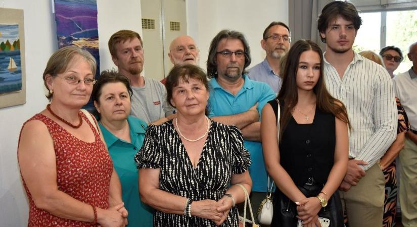 Kiállítás: Agyagba formázva, szálakba szőve - Képgaléria