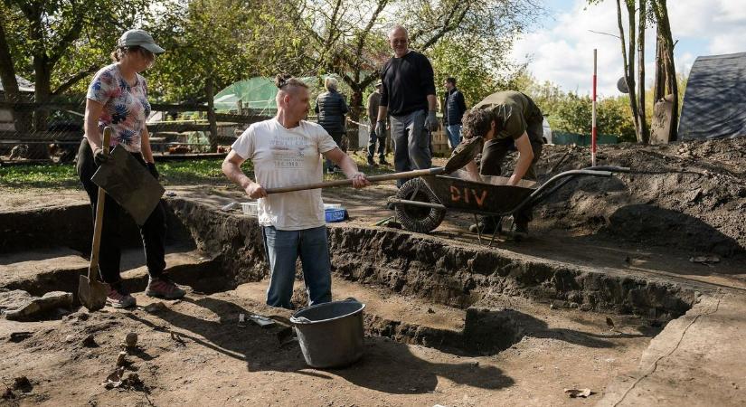 Kincsek: színarany római kori gyűrűre akadtak a somogyi régészek