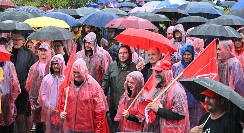 Megkönnyebbülést okozott a német ipar, aztán a szívünkhöz kaptunk – mégis nagyon kell a béke