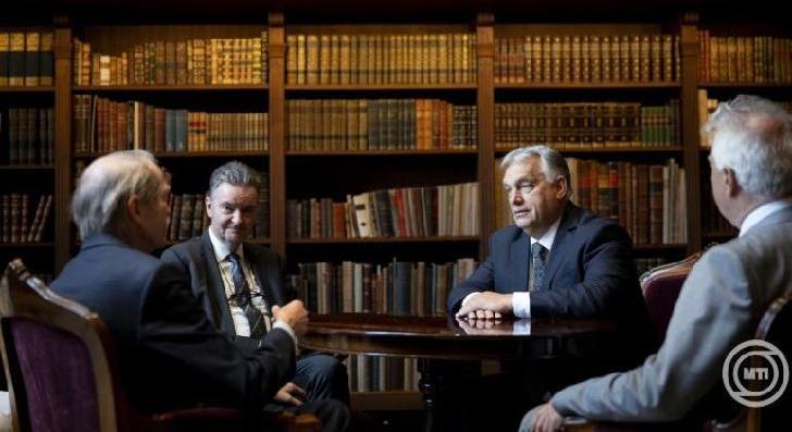 Orbán Viktor Braganza hercegét fogadta a Karmelita kolostorban