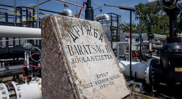 Újabb támadás érte a Barátság-kőolajvezetéket, leállt a kőolajszállítás Magyarországra