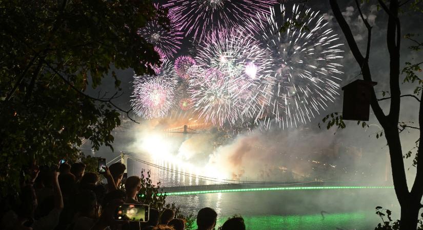 Ez volt augusztus 20 legkínosabb pillanata, borzalmas mit tettek a Himnuszunkkal