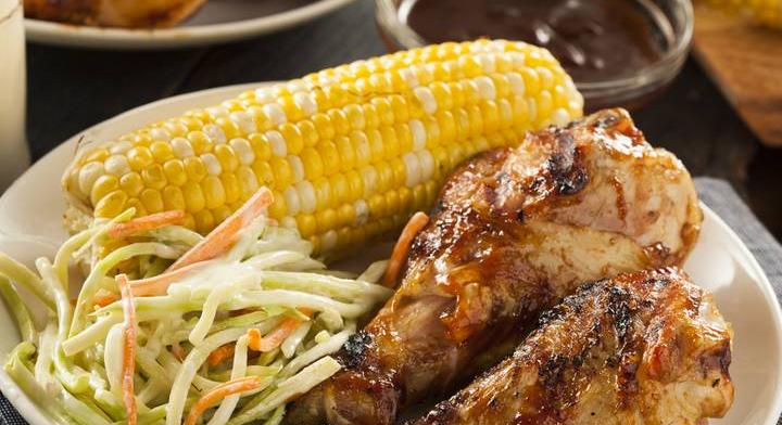 A nyár kedvence: fűszeres csirkecomb a grillről