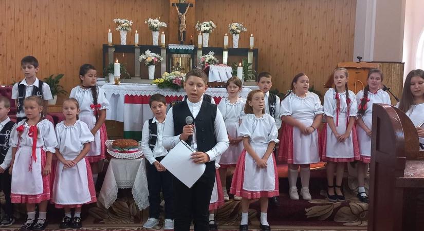Templombúcsú és Szent István-napi megemlékezés Aknaszlatinán - Soha nem feladni