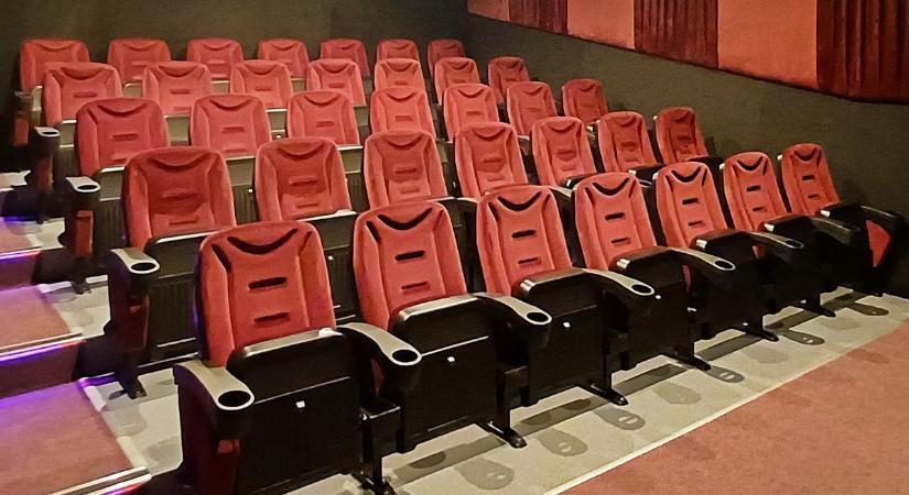 Popcorn, vászon, élmény – új korszak kezdődik a balatoni moziban