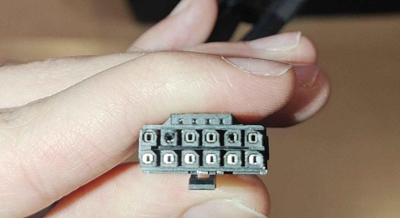 Kiderült: Az AMD Radeon videókártyákkal is megolvadhatnak az új tápkábel-csatlakozók