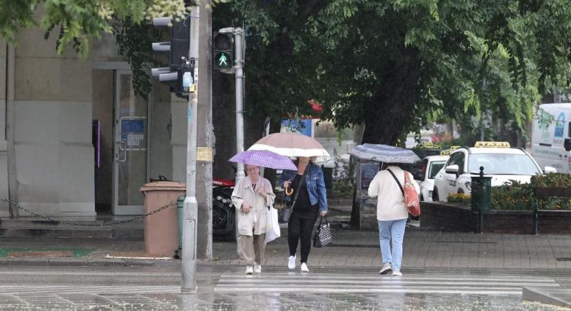 Hidegfront tör ránk pénteken – 10 fokos lehűlés jön!