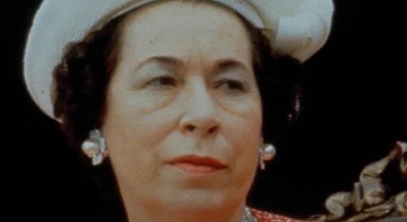 A „tartalékkirálynő”: 50 évig ez a nő volt II. Erzsébet megszemélyesítője