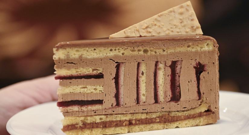 Kiderült, hány szelet ország tortája fogyott az államalapítás ünnepén