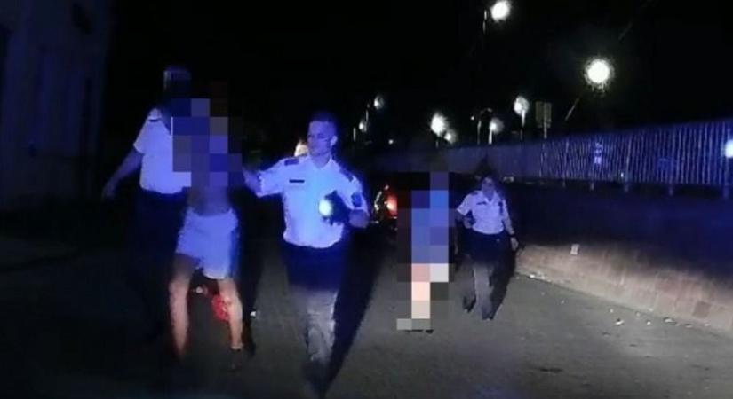 Az úton, az autók között tántorgott egy részeg és agresszív fiatal pár Veszprémben ( videó)