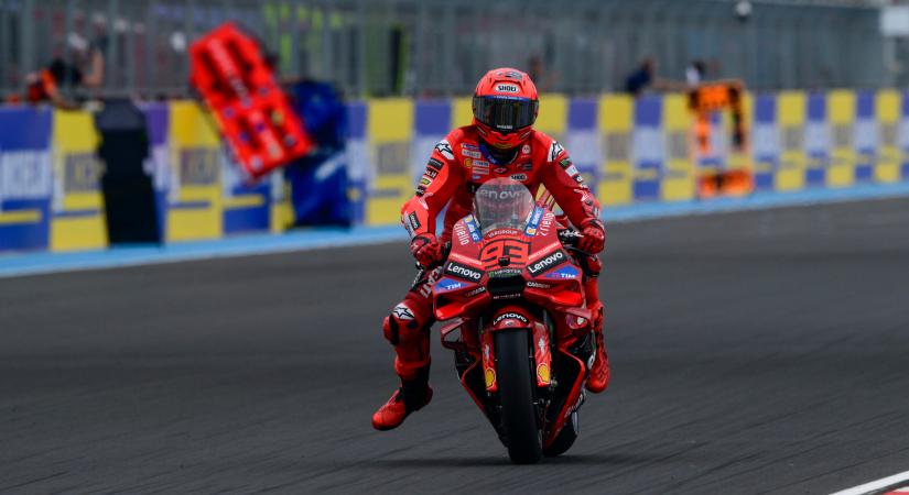 Márquez az élen, technikai gondok az Apriliáknál a balatoni MotoGP-nyitányon