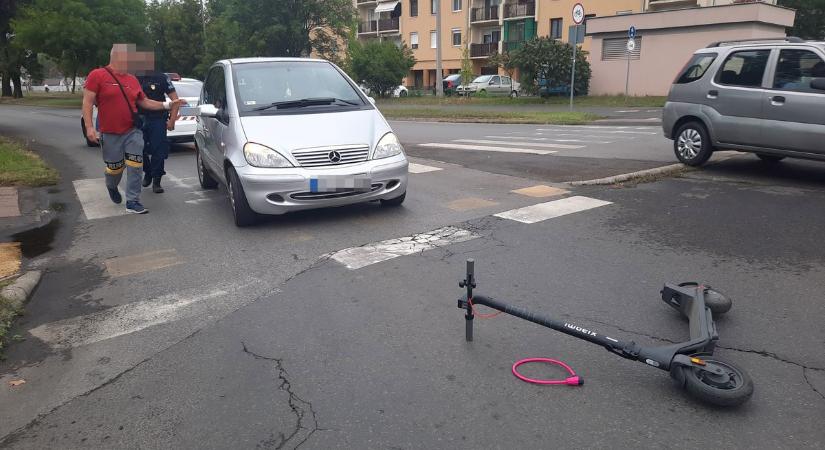 Baleset történt Nyíregyházán! – A sofőr későn vette észre a rollerest