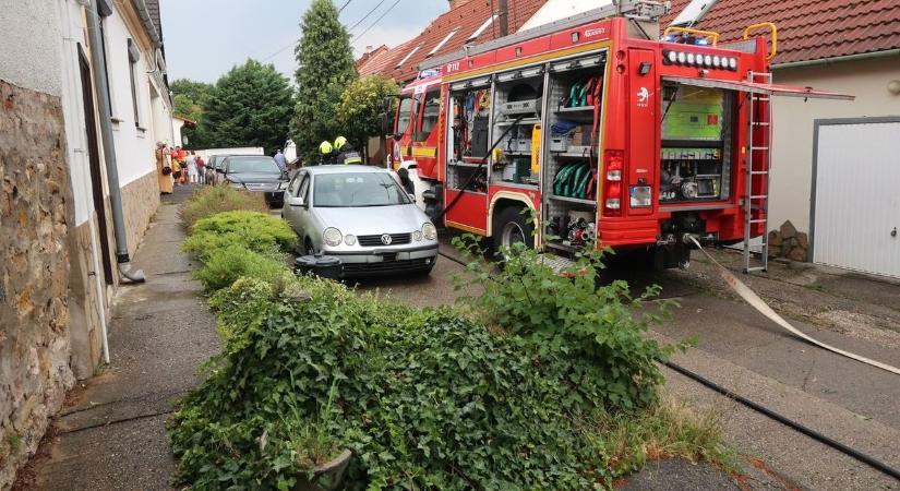 Villám csapott le Harkányban – Siklósról és Villányból is érkeztek tűzoltók