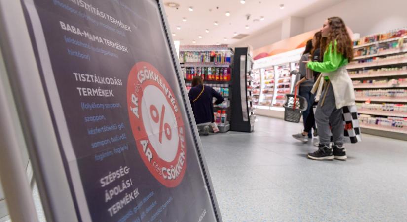 Az Orbán-kormány meghosszabbítja az árrésstopot