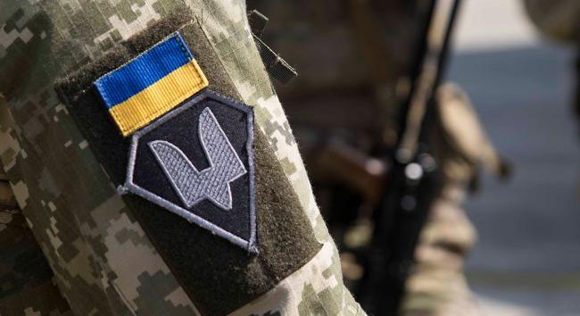 Jermak megreformálja az Elnöki Hivatalt, frontharcos katonákat von be a munkájába