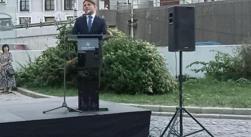 Az ünnep önmagunk felemelése