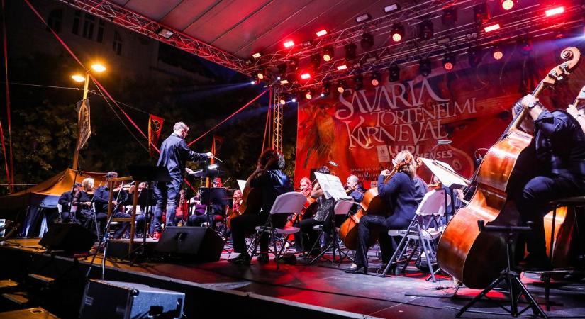 Savaria karnevál: sok-sok képet hoztunk a Szombathelyi Szimfonikusok nyitókoncertjéről