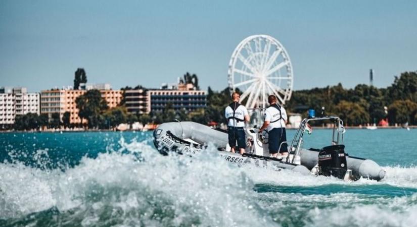 Két kamaszfiút mentettek ki a Balatonból a vízirendőrök