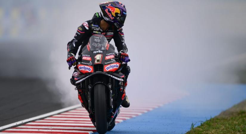 Kigyulladó motor miatt szakadt félbe az első balatoni MotoGP-szabadedzés